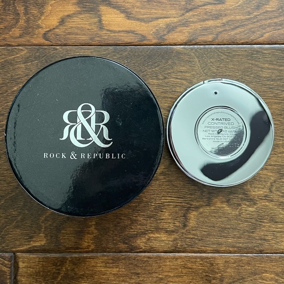 NIB Rock & Republic Contrived Pressed Blush in X-Rated Hot Pink DISCONTINUED - Picture 2 of 2